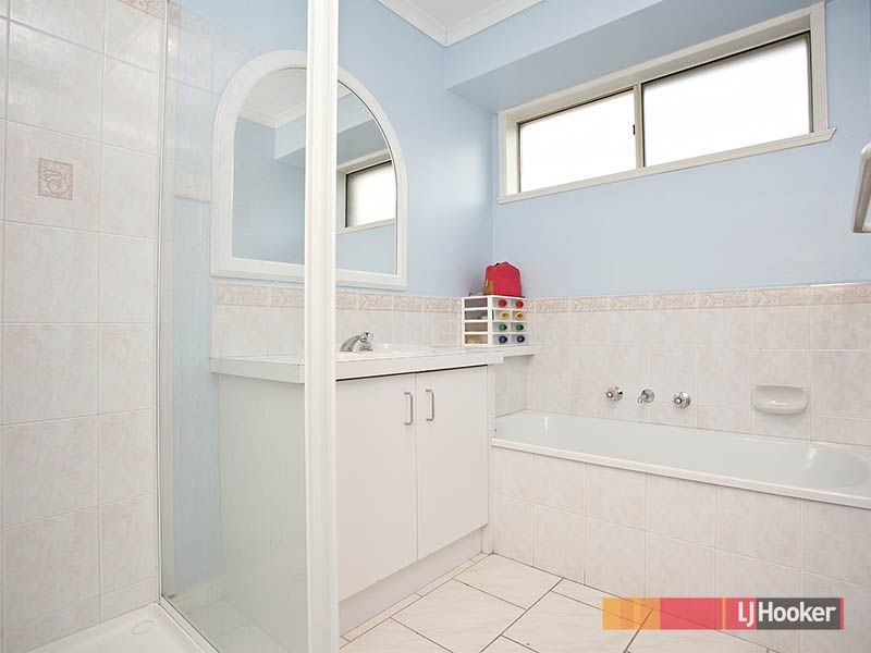 50 Hamilton Drive, Cranbourne North VIC 3977