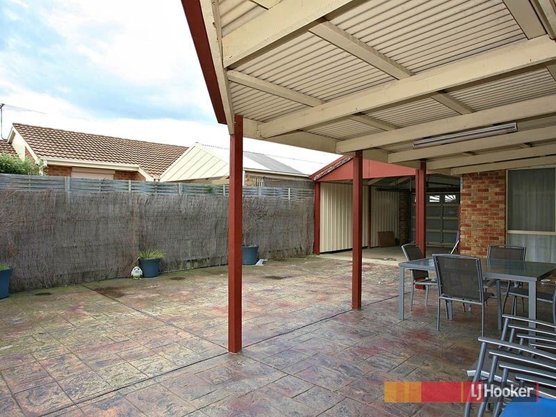50 Hamilton Drive, Cranbourne North VIC 3977