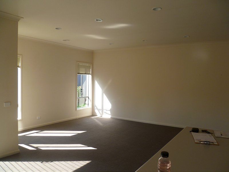 5 Dealbata Lane, Pakenham VIC 3810