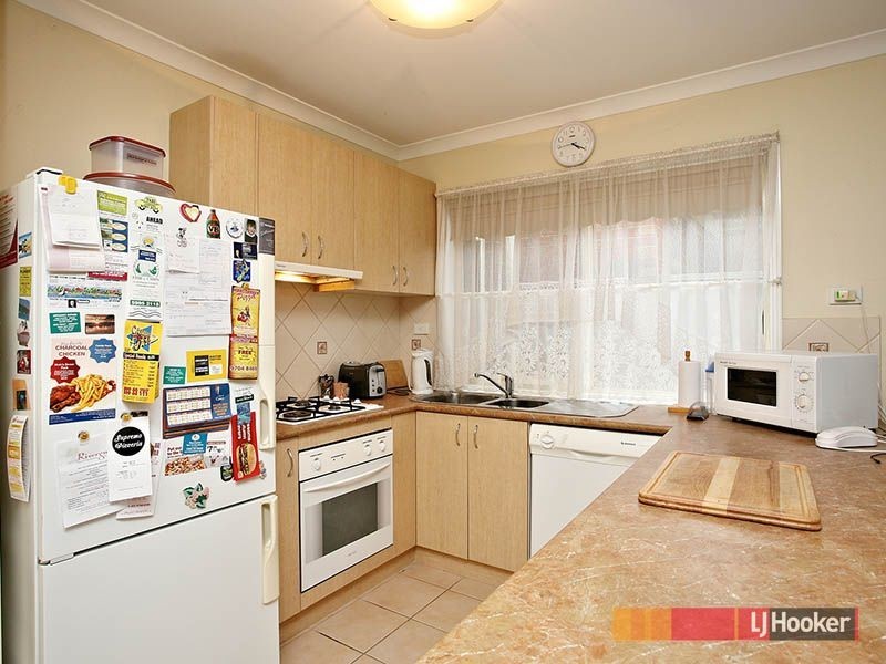 11 Horsham Drive, Cranbourne East VIC 3977