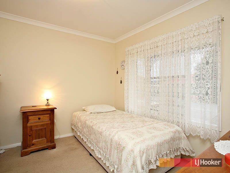 11 Horsham Drive, Cranbourne East VIC 3977