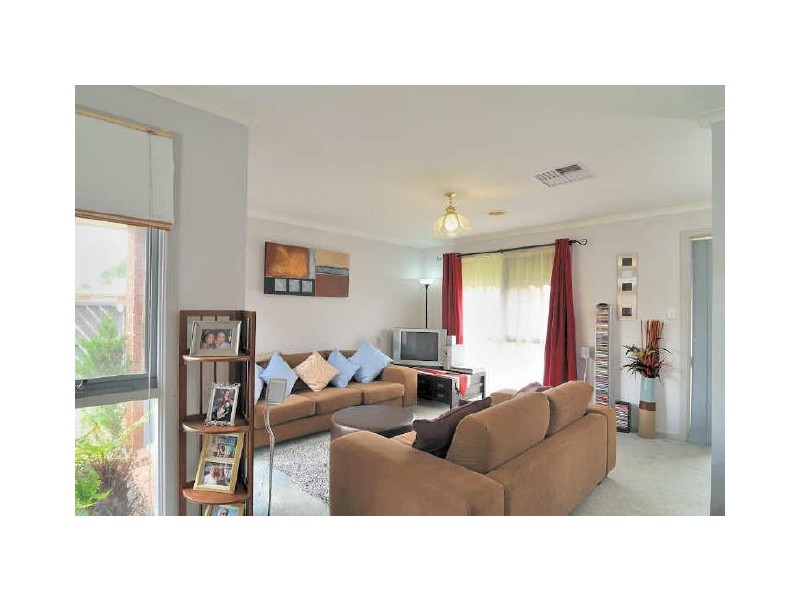 151 Courtenay Avenue, Cranbourne North VIC 3977