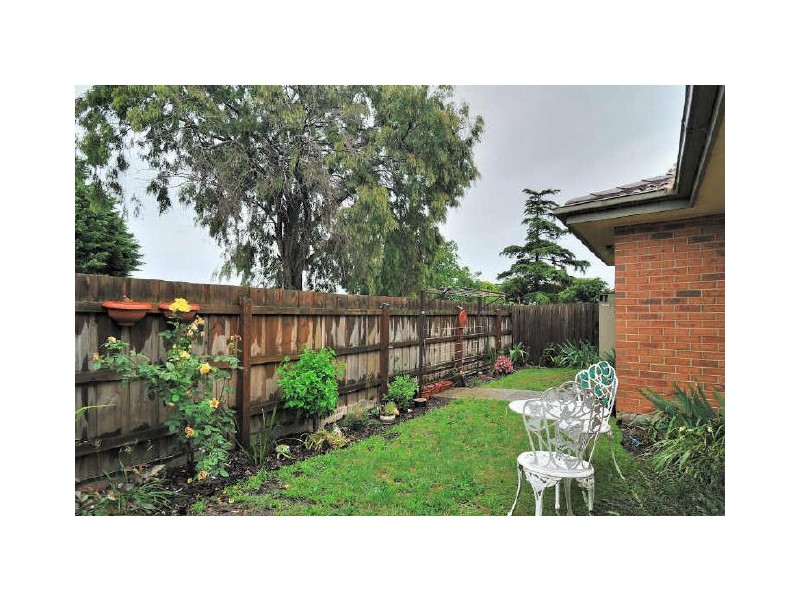 4/1 Duff Street, Cranbourne VIC 3977