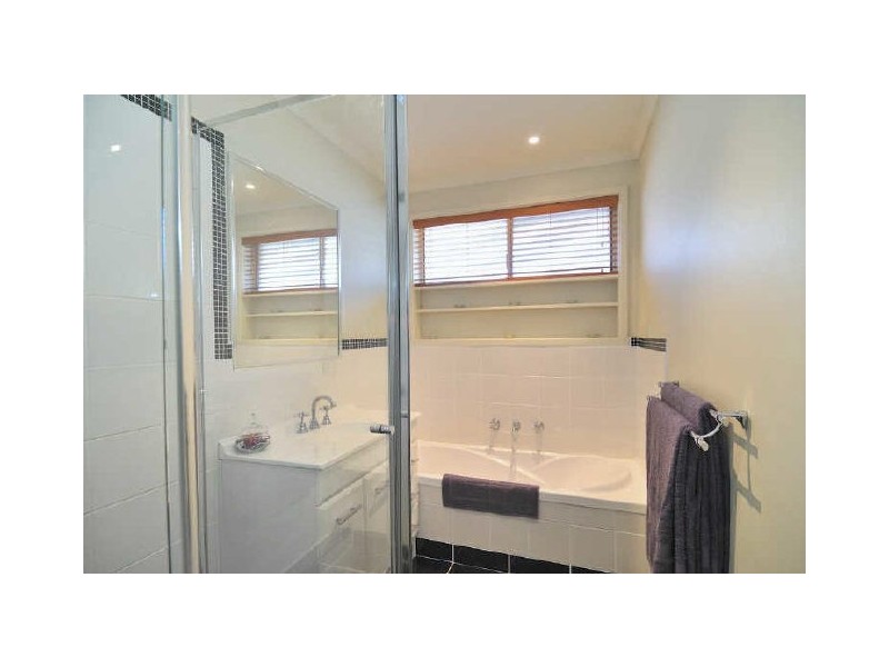 6 Ardmore Street, Cranbourne VIC 3977