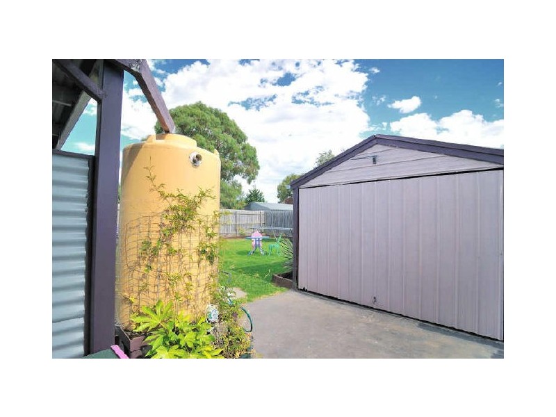 6 Ardmore Street, Cranbourne VIC 3977