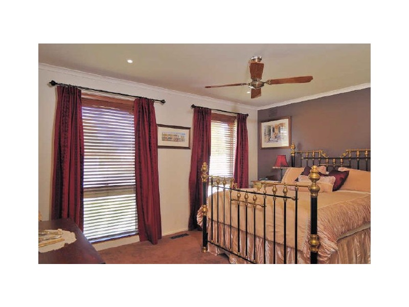 6 Ardmore Street, Cranbourne VIC 3977