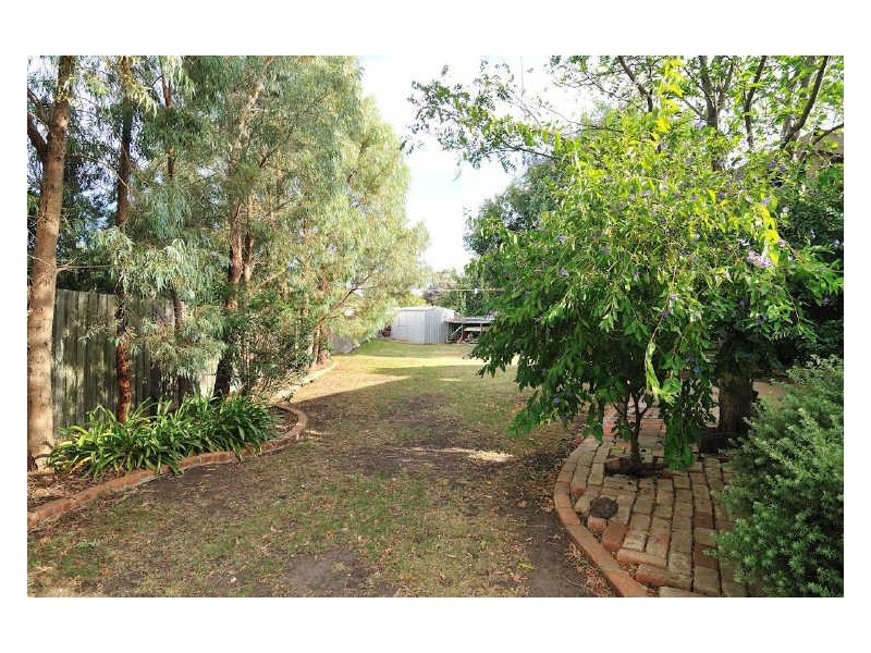 10 Glenn Close, Cranbourne VIC 3977