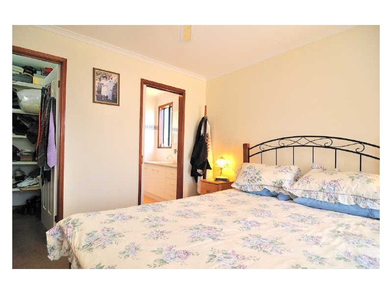 20 Yaltara Close, Cranbourne VIC 3977