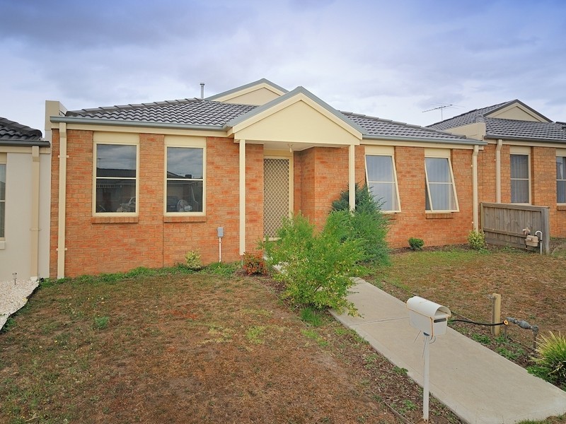 35 Honey Myrtle Way, Cranbourne VIC 3977