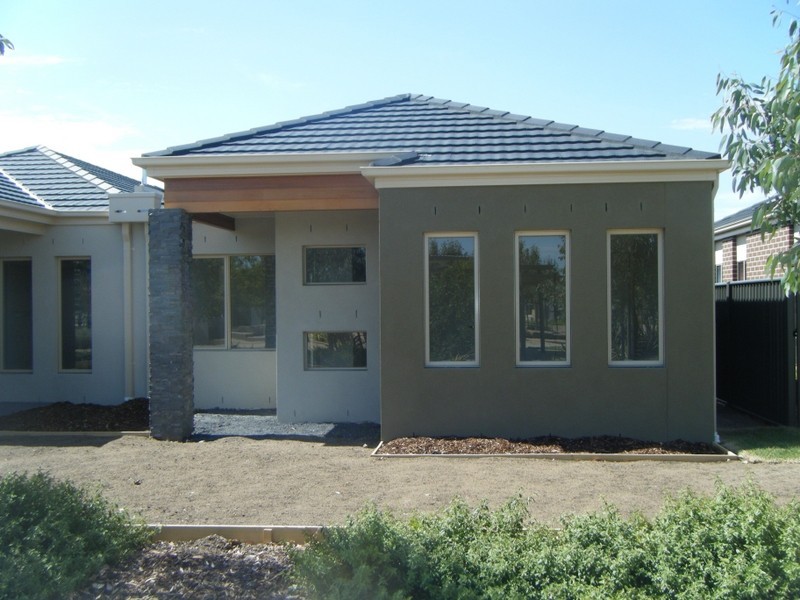 174/ Tranquil Lane, Cranbourne East VIC 3977