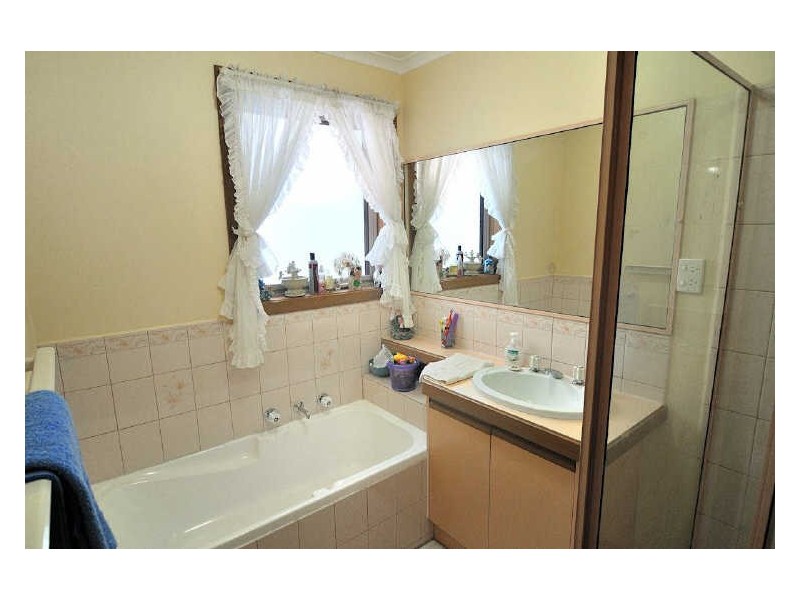 110 Lesdon Avenue, Cranbourne VIC 3977