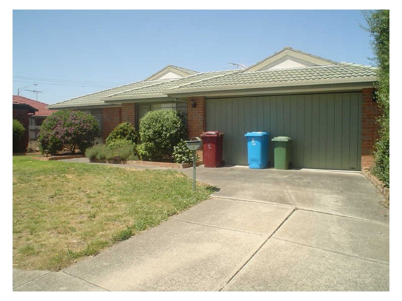 9 Millbank Court, Cranbourne VIC 3977