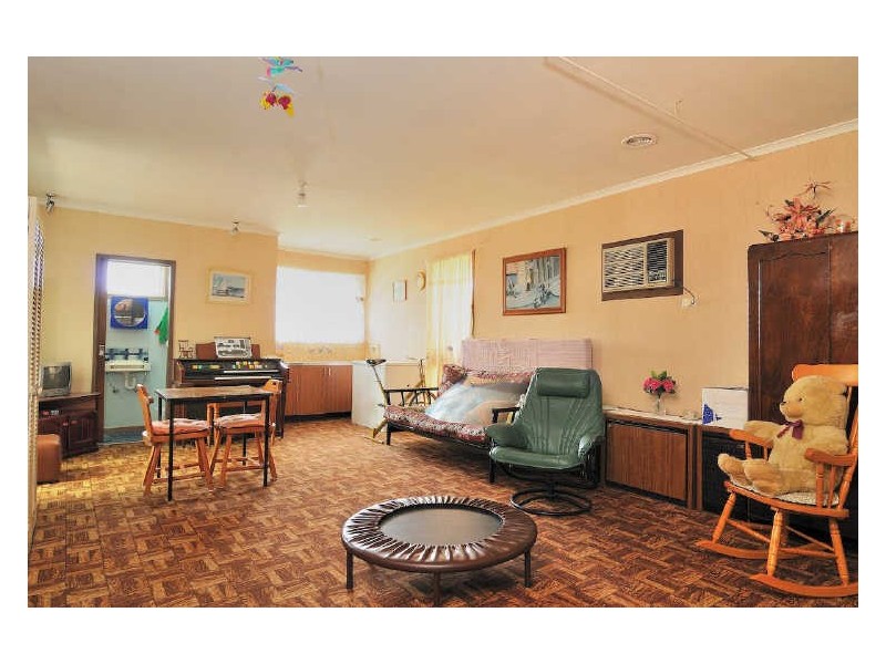 11 Campbell Parade, Cranbourne VIC 3977