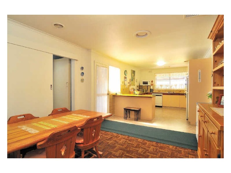 11 Campbell Parade, Cranbourne VIC 3977