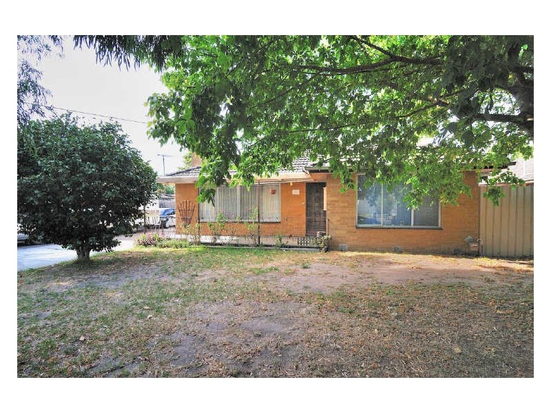 11 Campbell Parade, Cranbourne VIC 3977