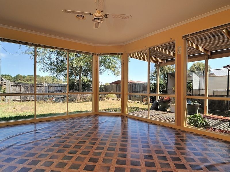 10 McGuigan Drive, Cranbourne West VIC 3977