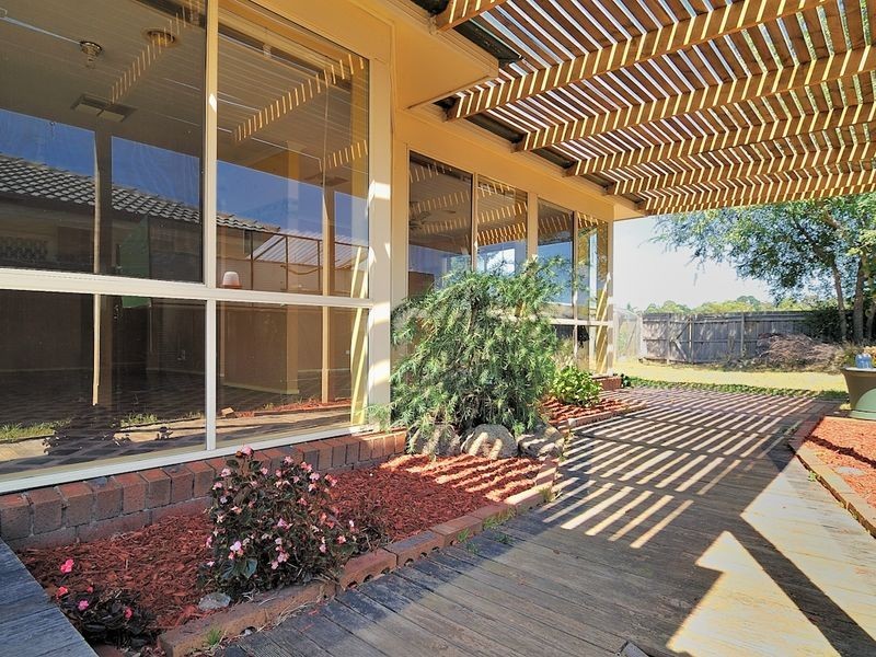 10 McGuigan Drive, Cranbourne West VIC 3977