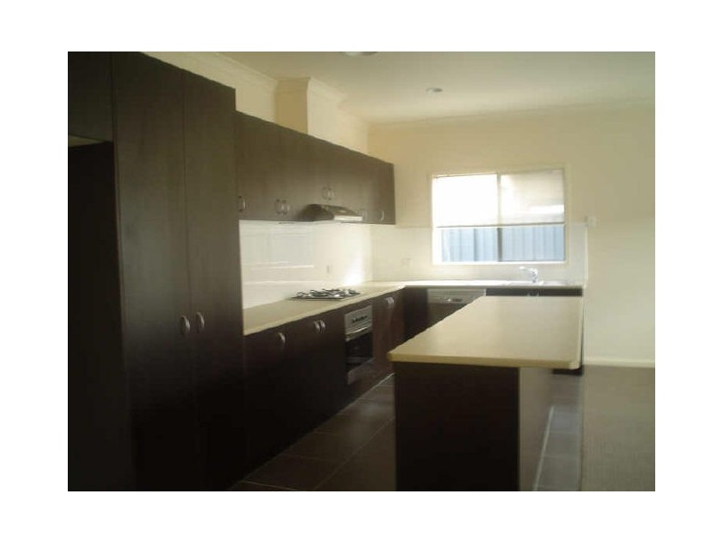 176/8 Sepal Lane, Pakenham VIC 3810