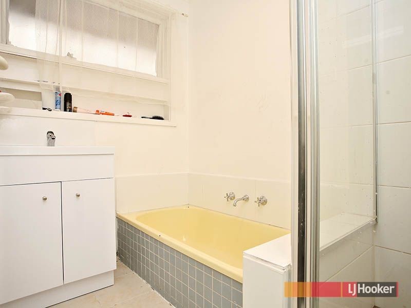 10 Fairbairn Road, Cranbourne VIC 3977