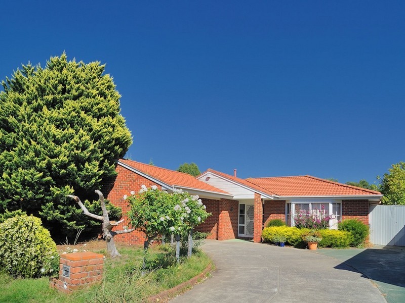 15 Franks Way, Cranbourne North VIC 3977