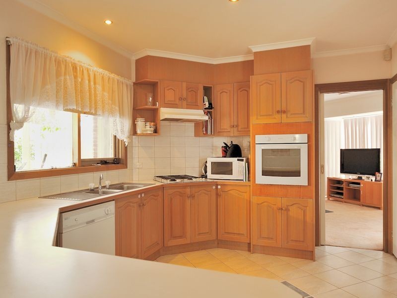 15 Franks Way, Cranbourne North VIC 3977