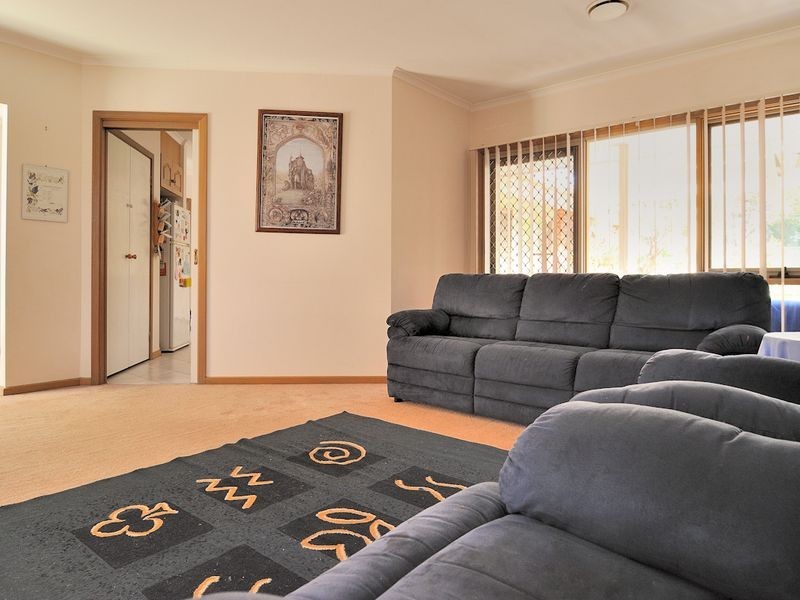 15 Franks Way, Cranbourne North VIC 3977