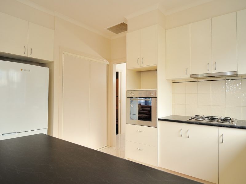 4 Hal Porter Terrace, Lynbrook VIC 3975