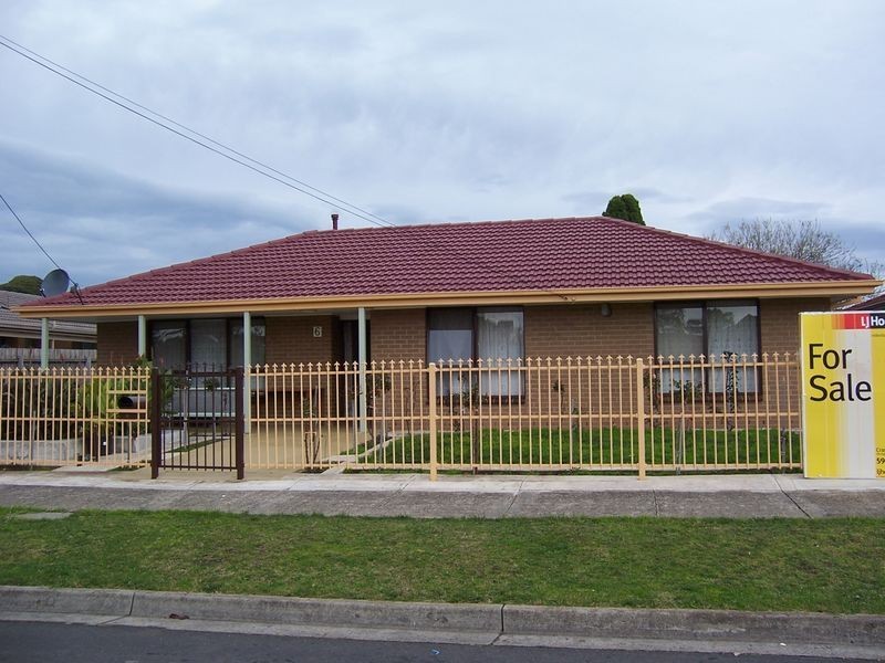 6 Gill Street, Cranbourne VIC 3977
