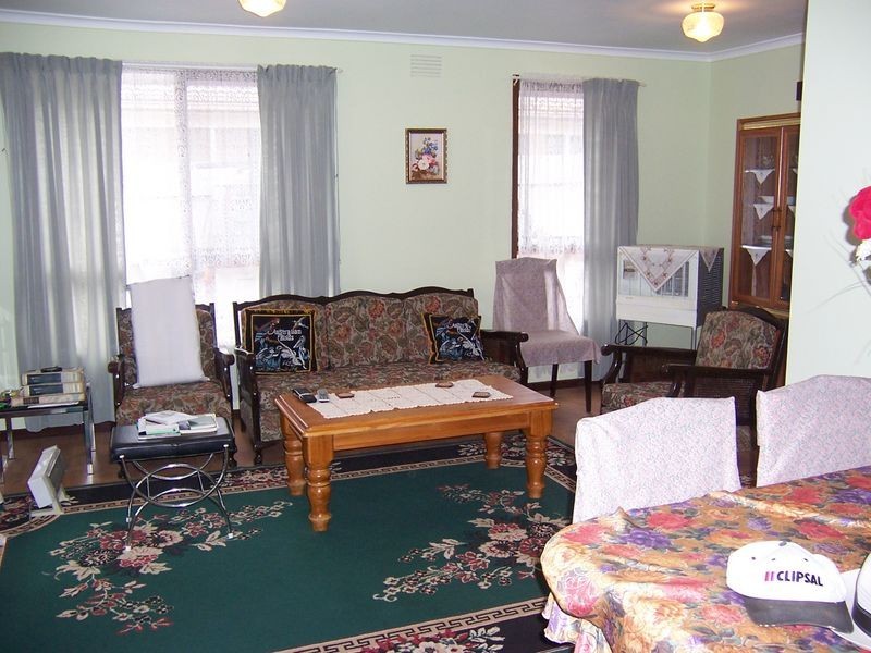 6 Gill Street, Cranbourne VIC 3977