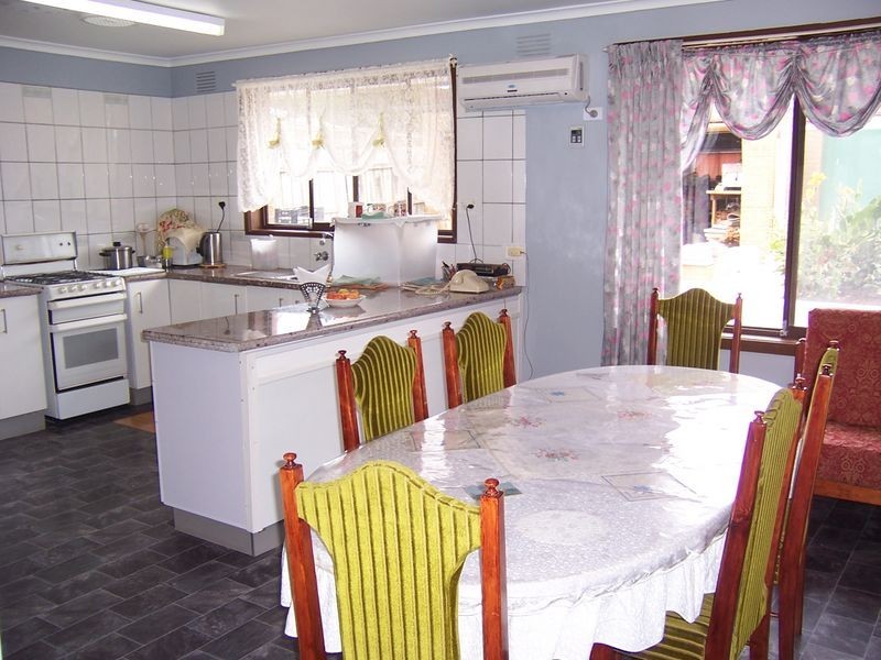 6 Gill Street, Cranbourne VIC 3977