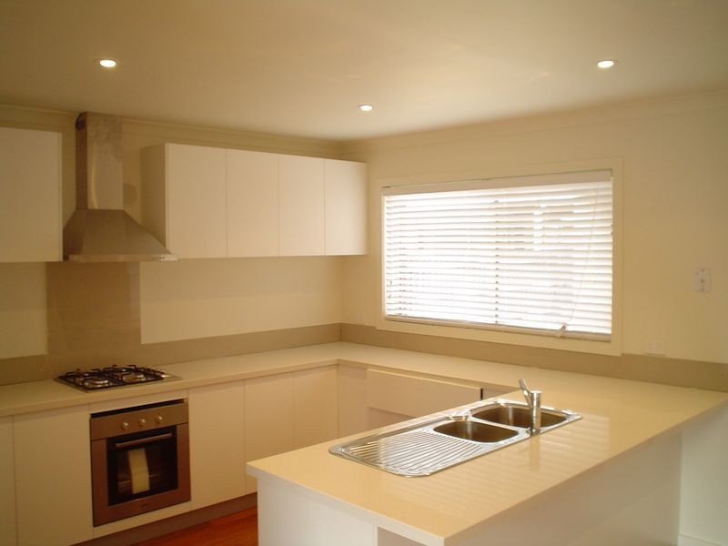 2/21 Clarendon Street, Cranbourne VIC 3977