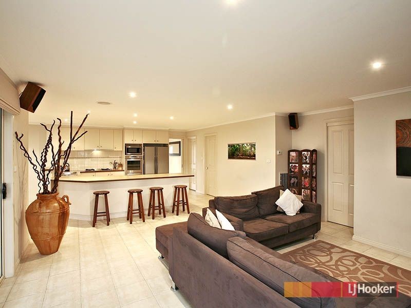 10 Baildor Court, Cranbourne VIC 3977