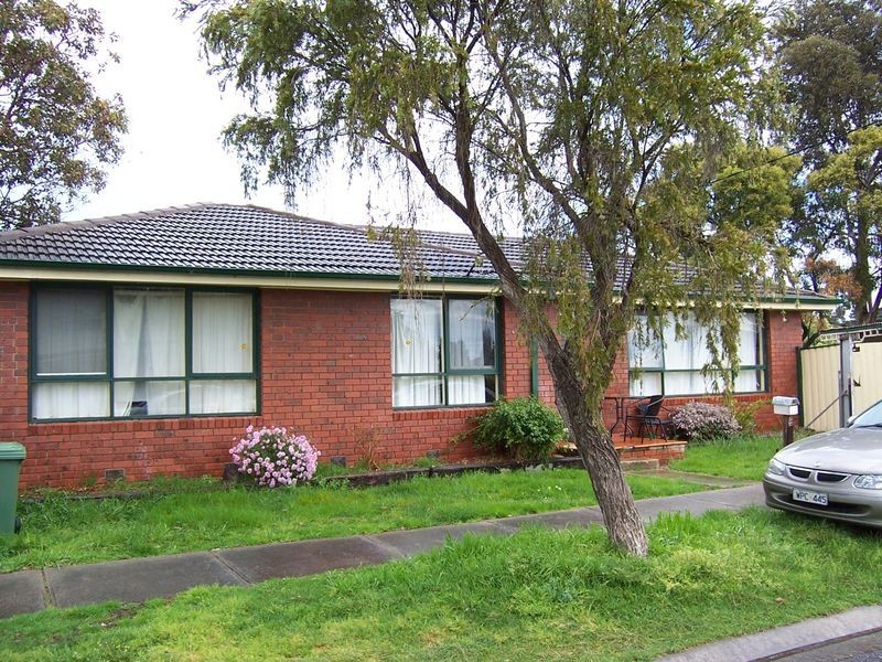 10 Delmont Court, Cranbourne VIC 3977
