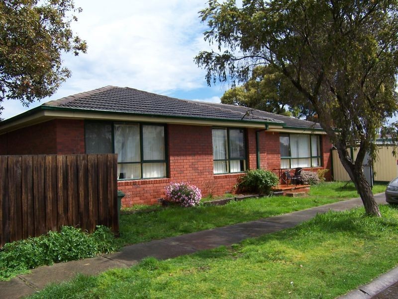 10 Delmont Court, Cranbourne VIC 3977