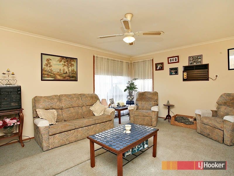 2/6 Hazlitt Court, Cranbourne VIC 3977