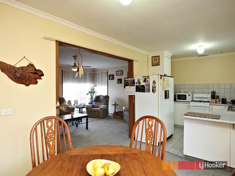 2/6 Hazlitt Court, Cranbourne VIC 3977