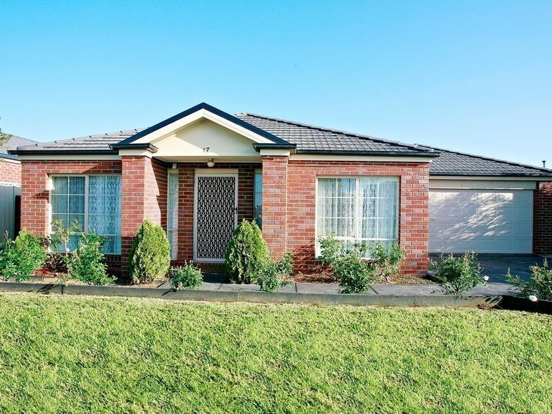 17 Stone Hill Circuit, Cranbourne East VIC 3977