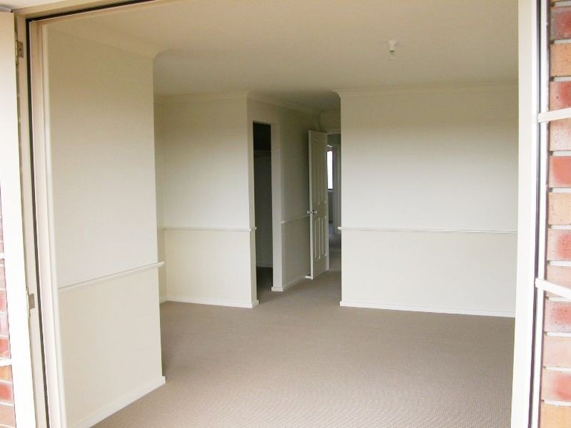 1542/ Waterbury Drive, Cranbourne VIC 3977