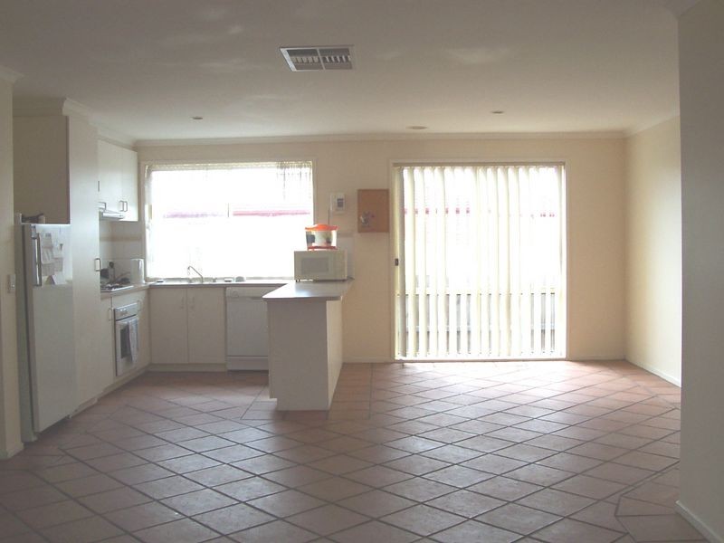 1 Emoh Close, Cranbourne East VIC 3977
