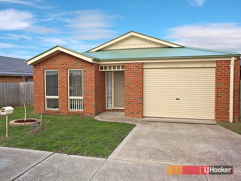 71 Dartmoor Drive, Cranbourne East VIC 3977