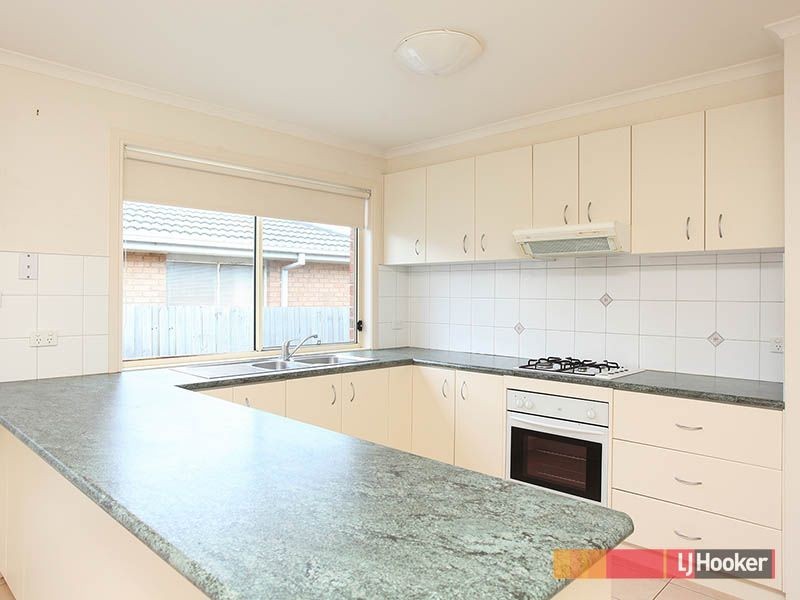 71 Dartmoor Drive, Cranbourne East VIC 3977