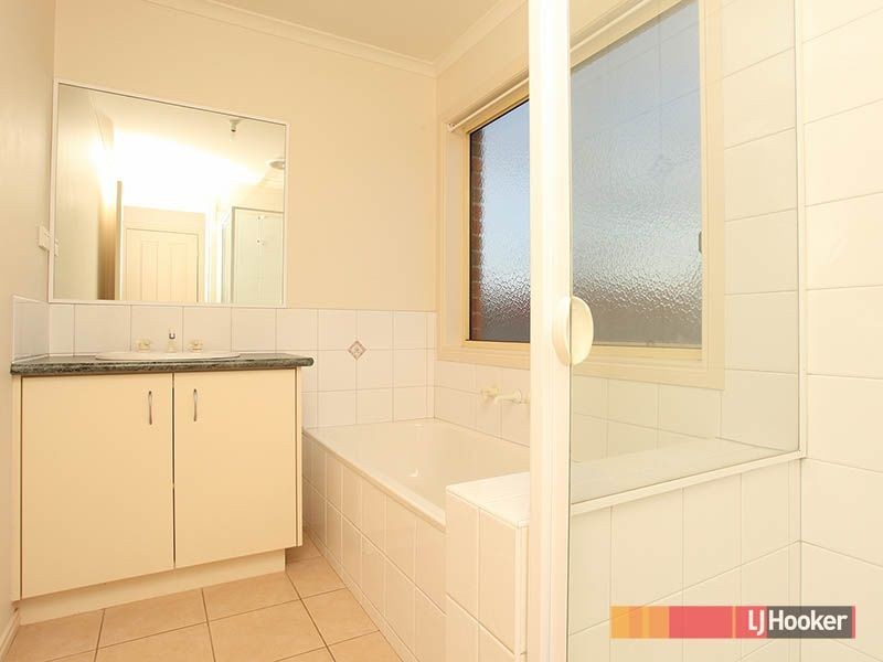 71 Dartmoor Drive, Cranbourne East VIC 3977