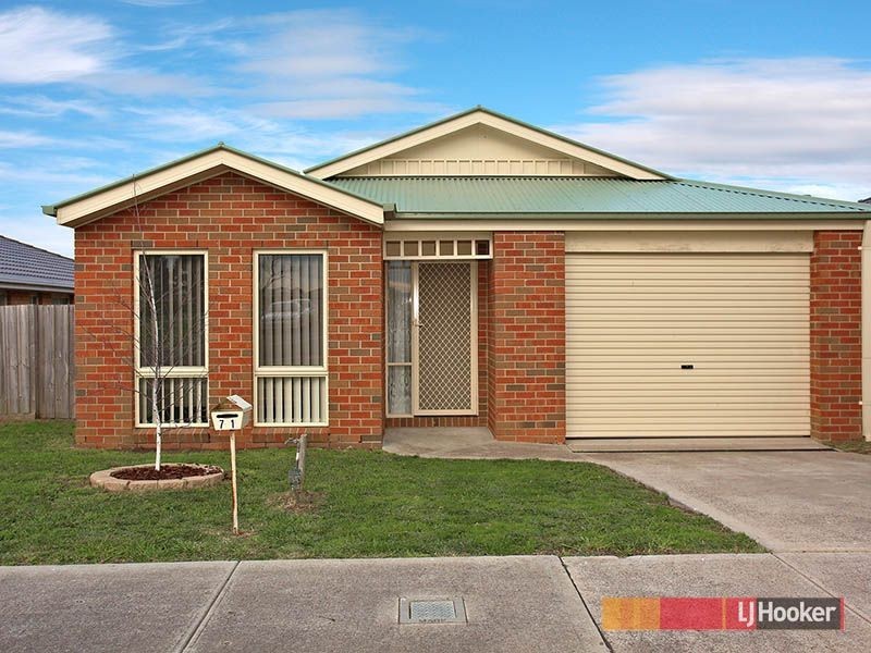 71 Dartmoor Drive, Cranbourne East VIC 3977