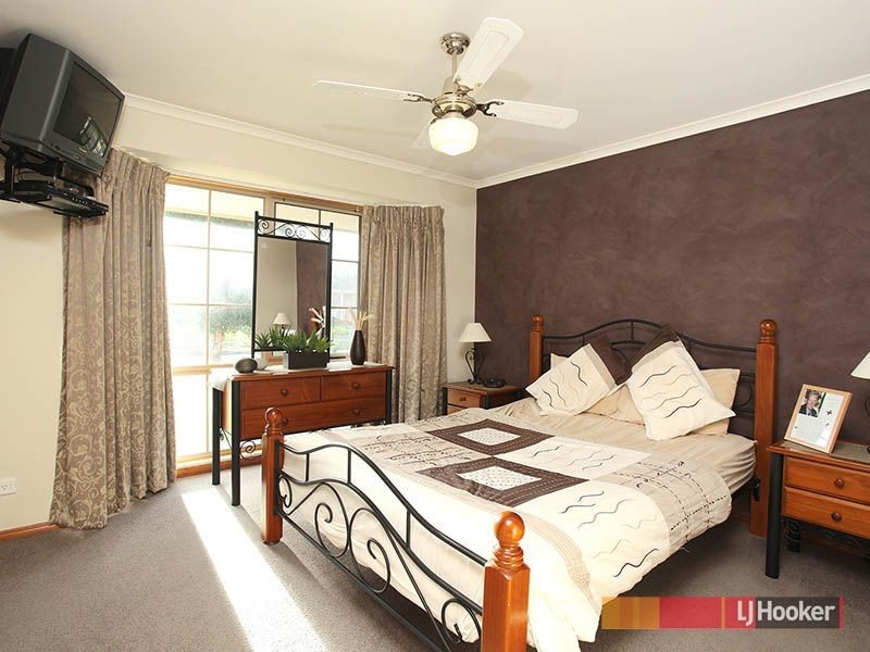 21 Godwin Avenue, Narre Warren VIC 3805