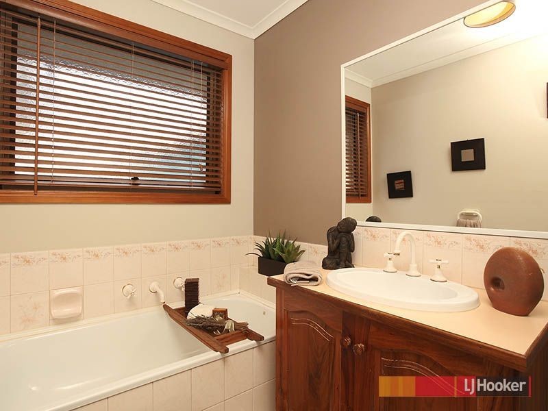 21 Godwin Avenue, Narre Warren VIC 3805