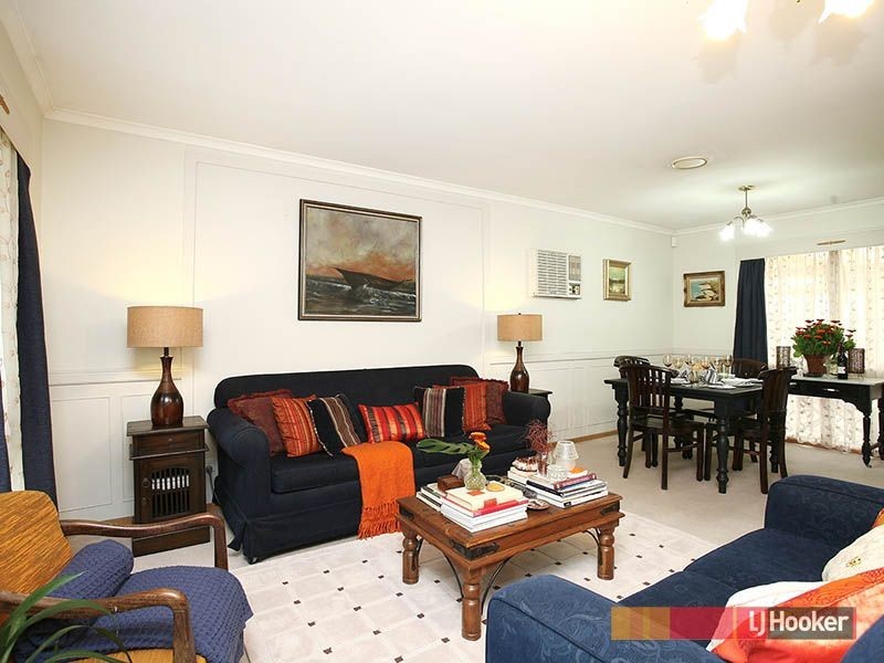 10 Candytuft Close, Cranbourne North VIC 3977