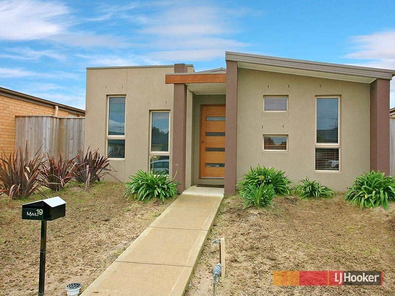 19 Pepperbush Circuit, Cranbourne VIC 3977