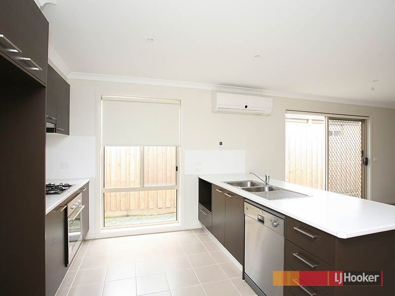 19 Pepperbush Circuit, Cranbourne VIC 3977