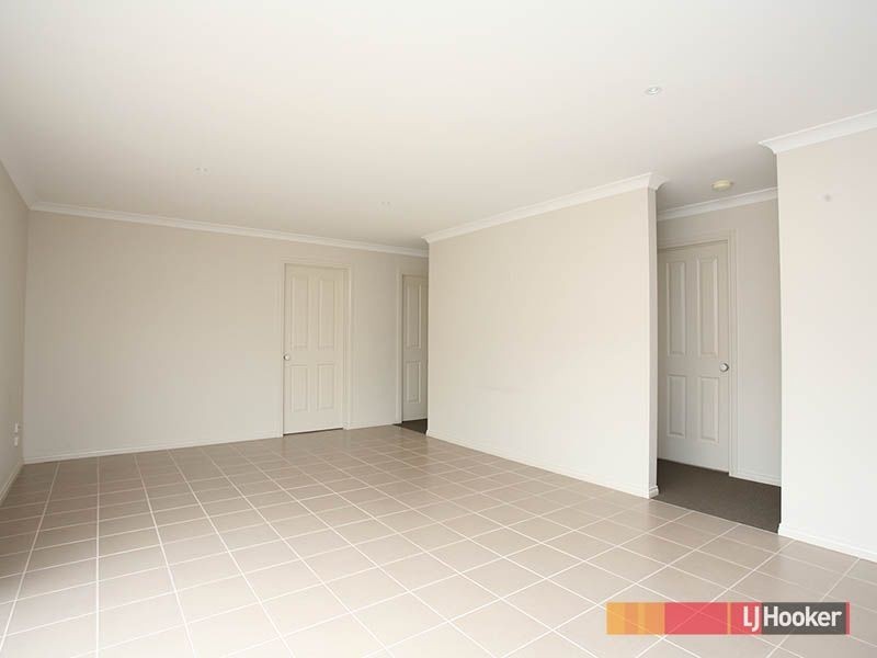 19 Pepperbush Circuit, Cranbourne VIC 3977