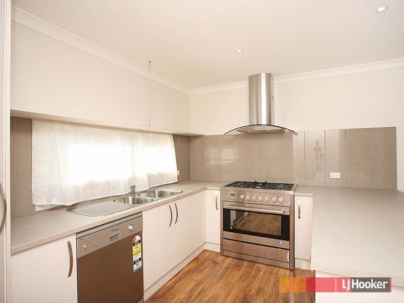 17 Elda Court, Cranbourne North VIC 3977